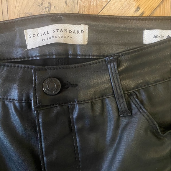 Social Standard by Sanctuary Pants Black Faux Leather Vegan Size 10 EUC - Picture 5 of 7